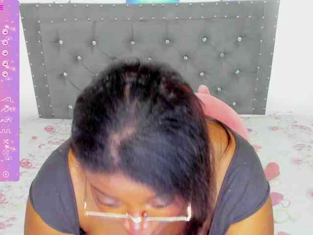 NinaaGrey webcam