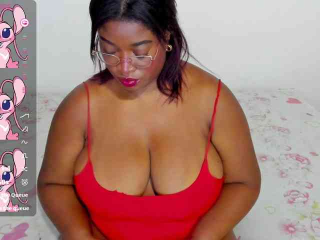 NinaaGrey webcam