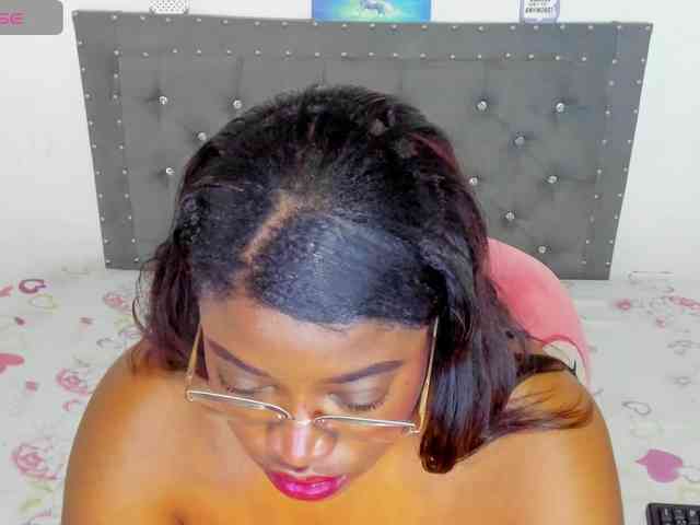 NinaaGrey webcam