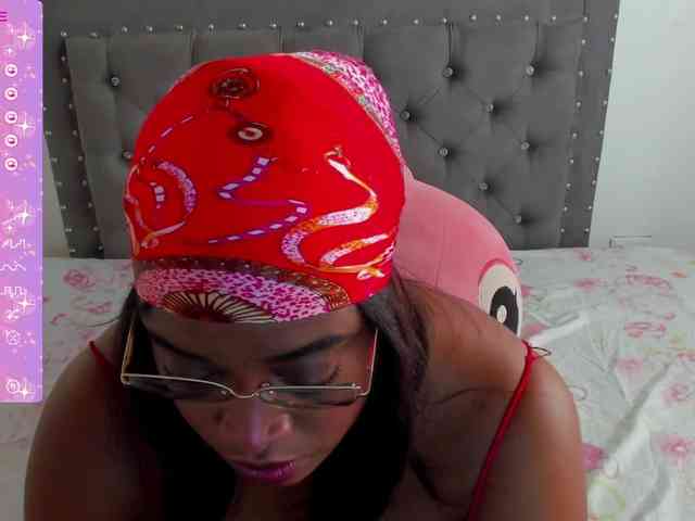 NinaaGrey webcam