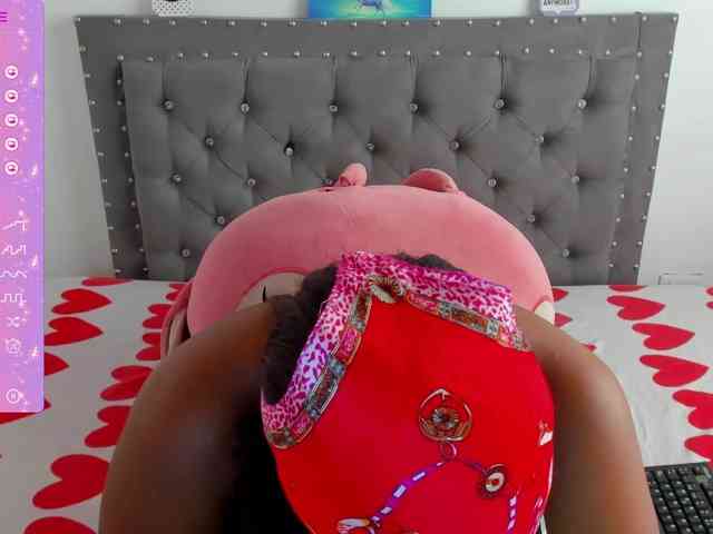 NinaaGrey webcam