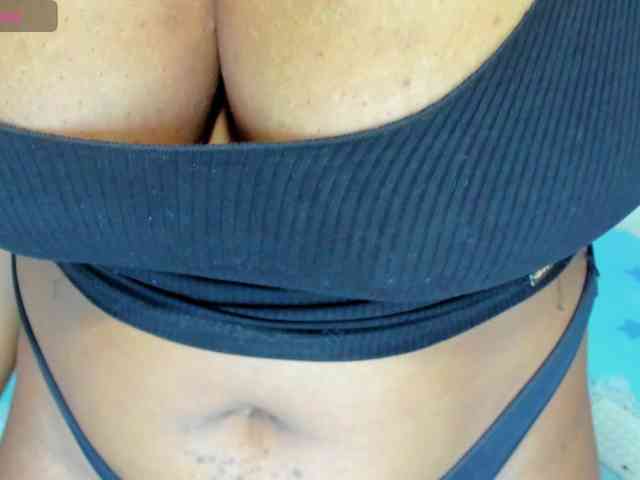 NinaaGrey webcam