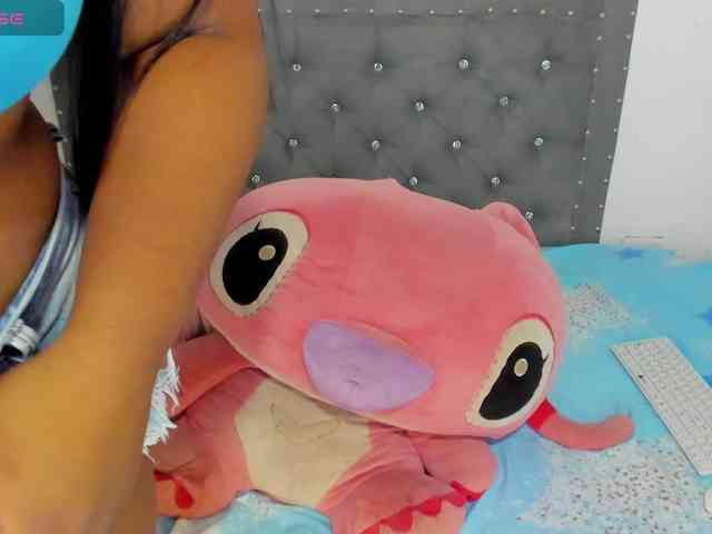 NinaaGrey webcam