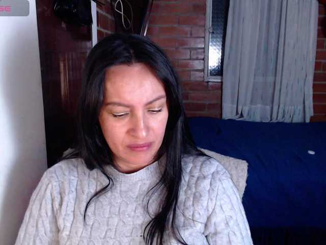 lunaws11's BongaCams show and profile