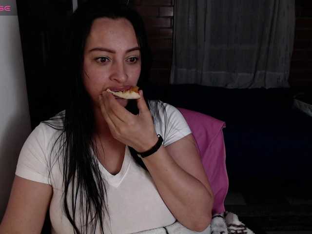 lunaws11's BongaCams show and profile