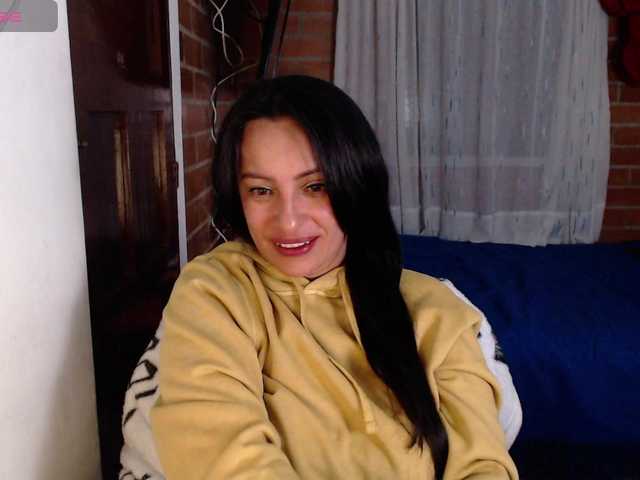 lunaws11's BongaCams show and profile