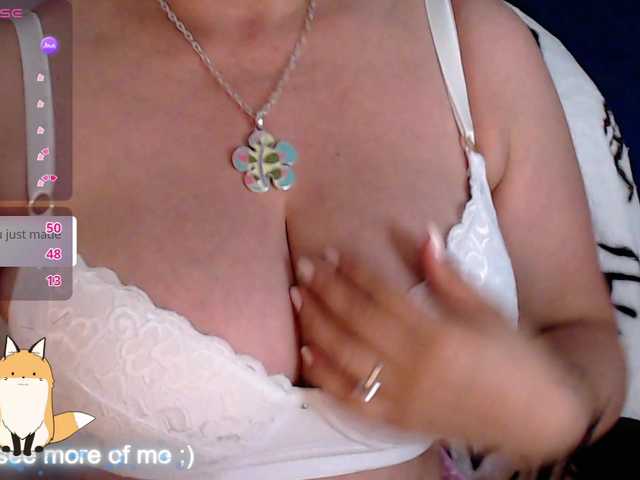 lunaws11's BongaCams show and profile