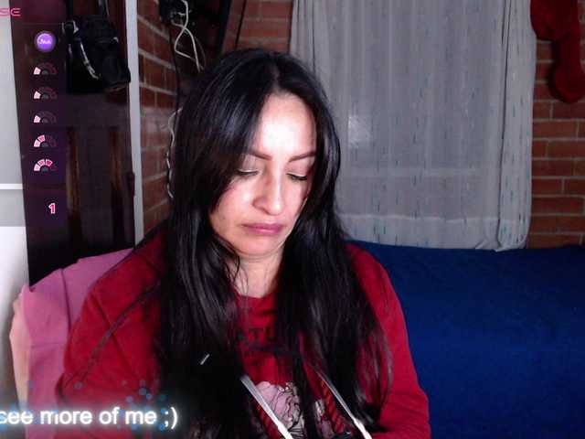 lunaws11's BongaCams show and profile