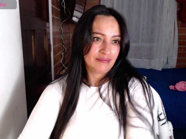 lunaws11's BongaCams show and profile