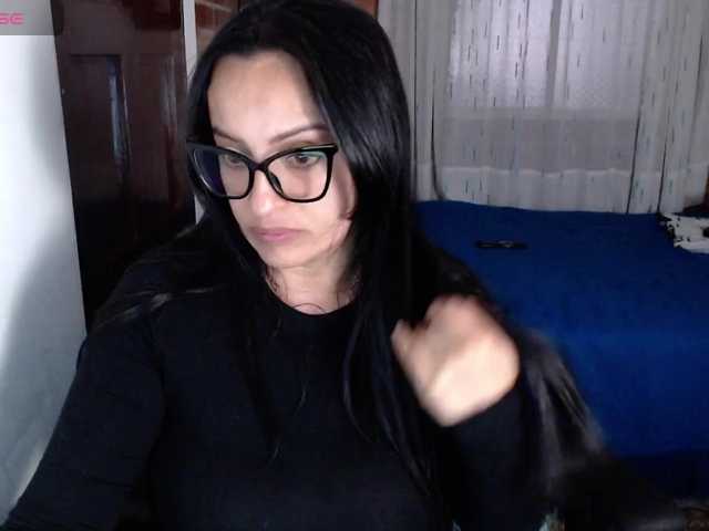 lunaws11's BongaCams show and profile