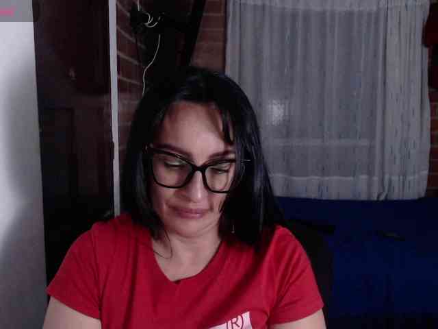 lunaws11 Live Webcam on BongaCams