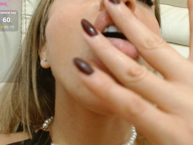 erykajoyy's BongaCams show and profile