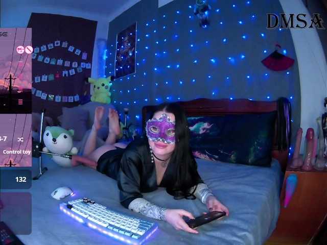Explore Molly-sex, she wants to squirt for your enjoyment Molly-sex from BongaCams