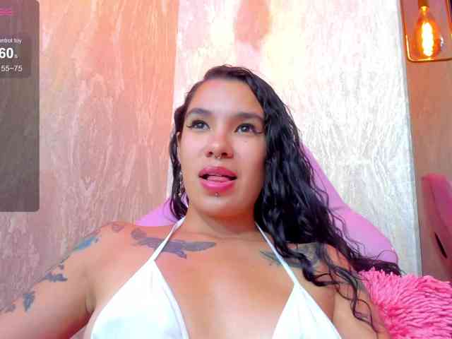 Agatharussh webcam