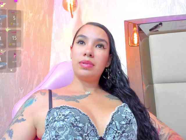 Agatharussh webcam