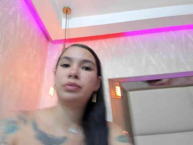 Agatharussh webcam