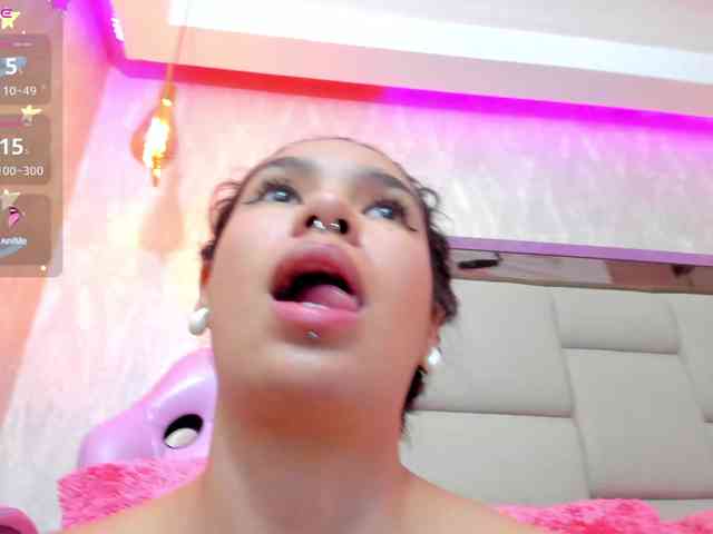 Agatharussh webcam