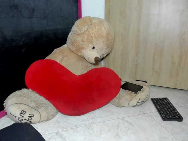 Ammyy-Brown's BongaCams show and profile