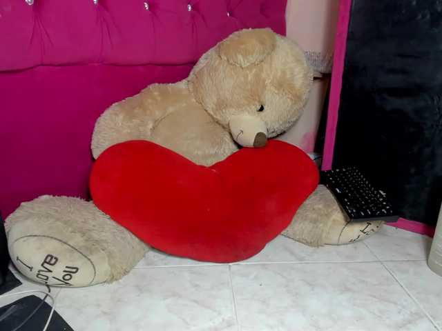 Ammyy-Brown's BongaCams show and profile