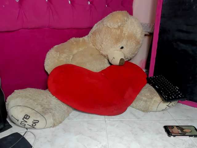 Ammyy-Brown's BongaCams show and profile