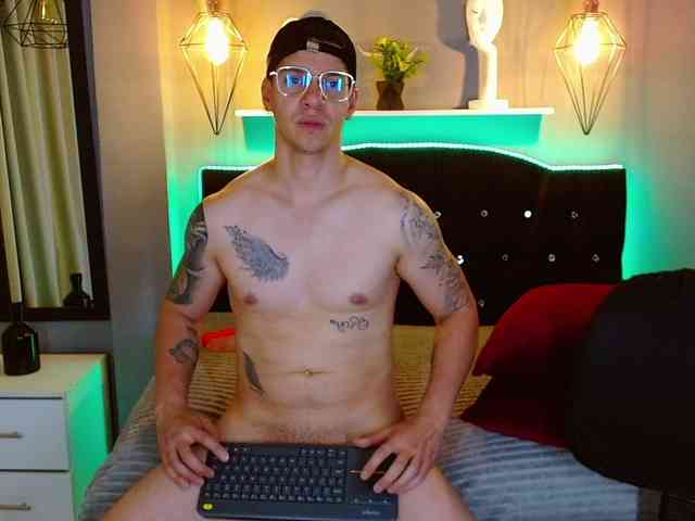 mikejordansex Live Webcam on BongaCams
