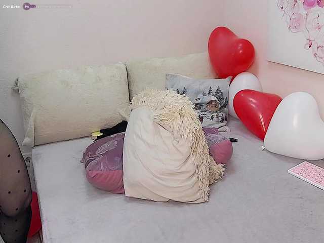 LoraMiss's BongaCams show and profile