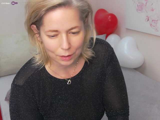 LoraMiss's BongaCams show and profile