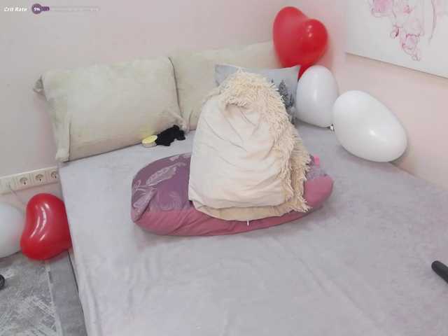 LoraMiss's BongaCams show and profile