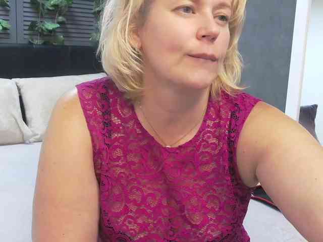 LoraMiss webcam