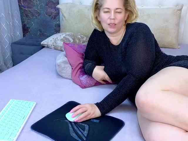 LoraMiss webcam