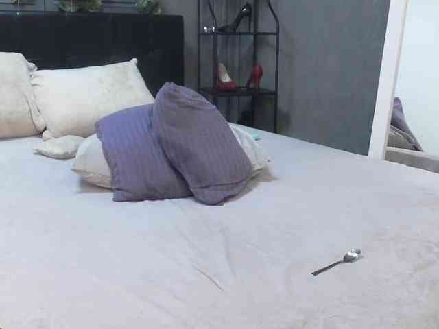 LoraMiss webcam