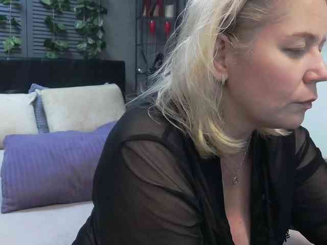 LoraMiss webcam