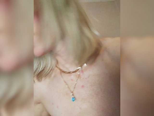 AlinaLoves's BongaCams profile