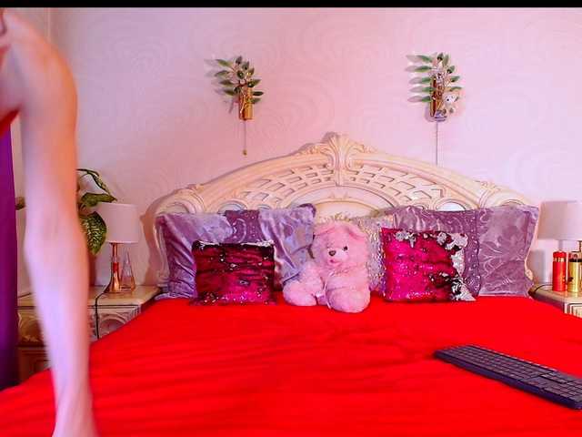 AlinaLoves's BongaCams show and profile