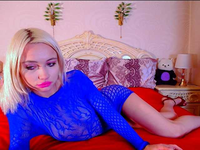 AlinaLoves's BongaCams show and profile