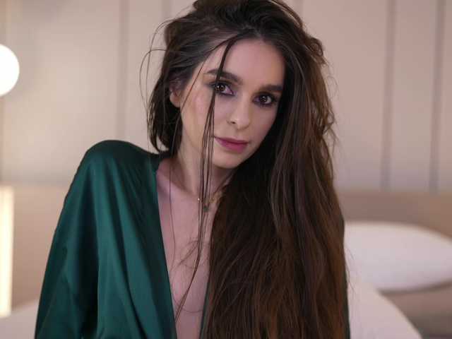 DorisCream's BongaCams show and profile