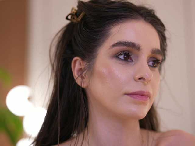 DorisCream's BongaCams show and profile