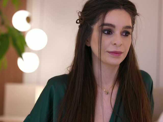 DorisCream's BongaCams show and profile