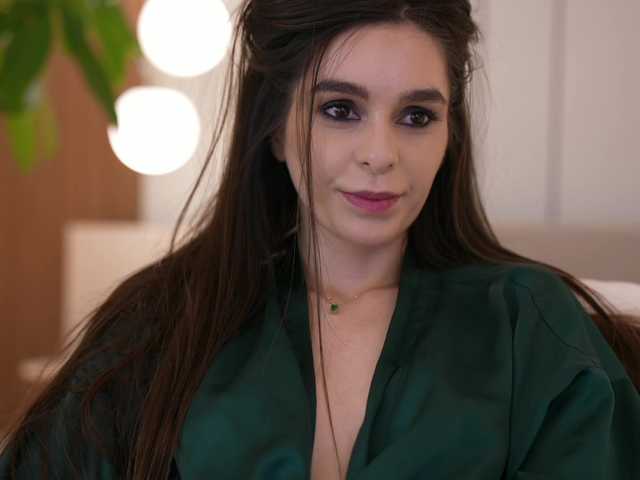 DorisCream's BongaCams show and profile