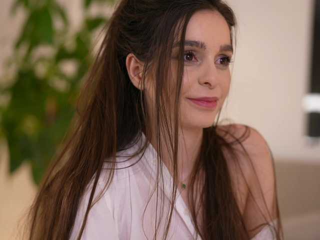 DorisCream's BongaCams show and profile