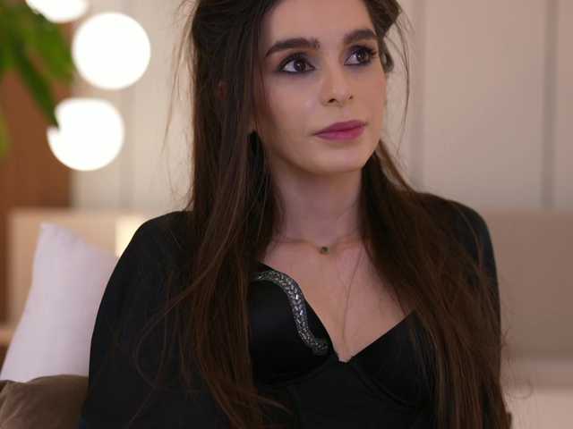 DorisCream's BongaCams show and profile