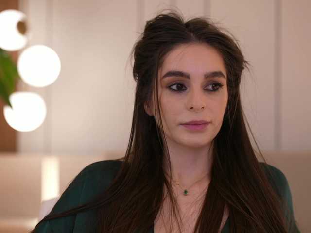 DorisCream's BongaCams show and profile