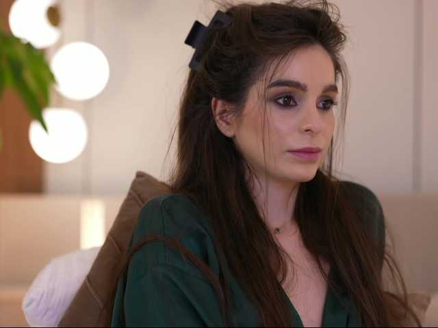 DorisCream's BongaCams show and profile