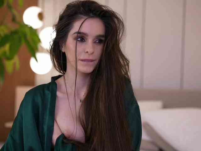 DorisCream Live Webcam on {site_name}