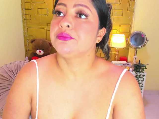 JuliaHaye's BongaCams show and profile