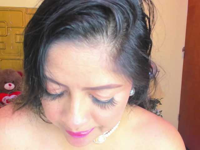 JuliaHaye's BongaCams show and profile