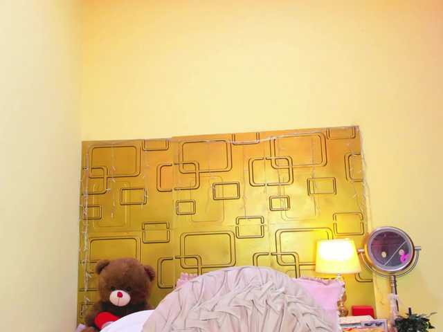 JuliaHaye's BongaCams show and profile