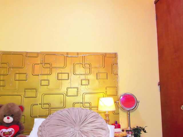 JuliaHaye's BongaCams show and profile