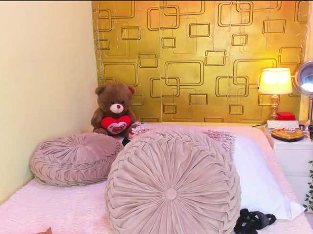 JuliaHaye's BongaCams show and profile