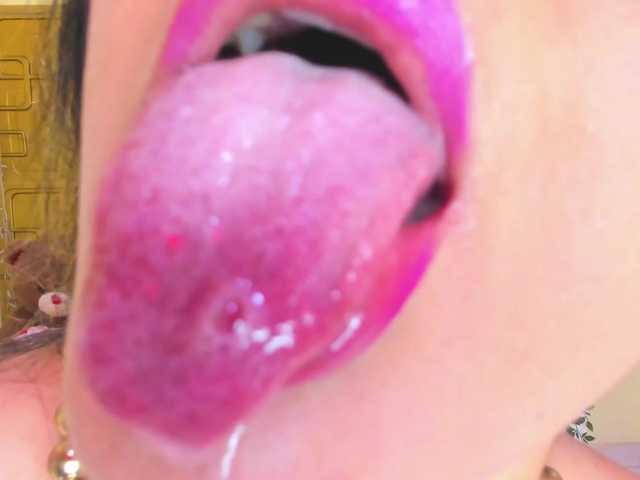 JuliaHaye's BongaCams show and profile